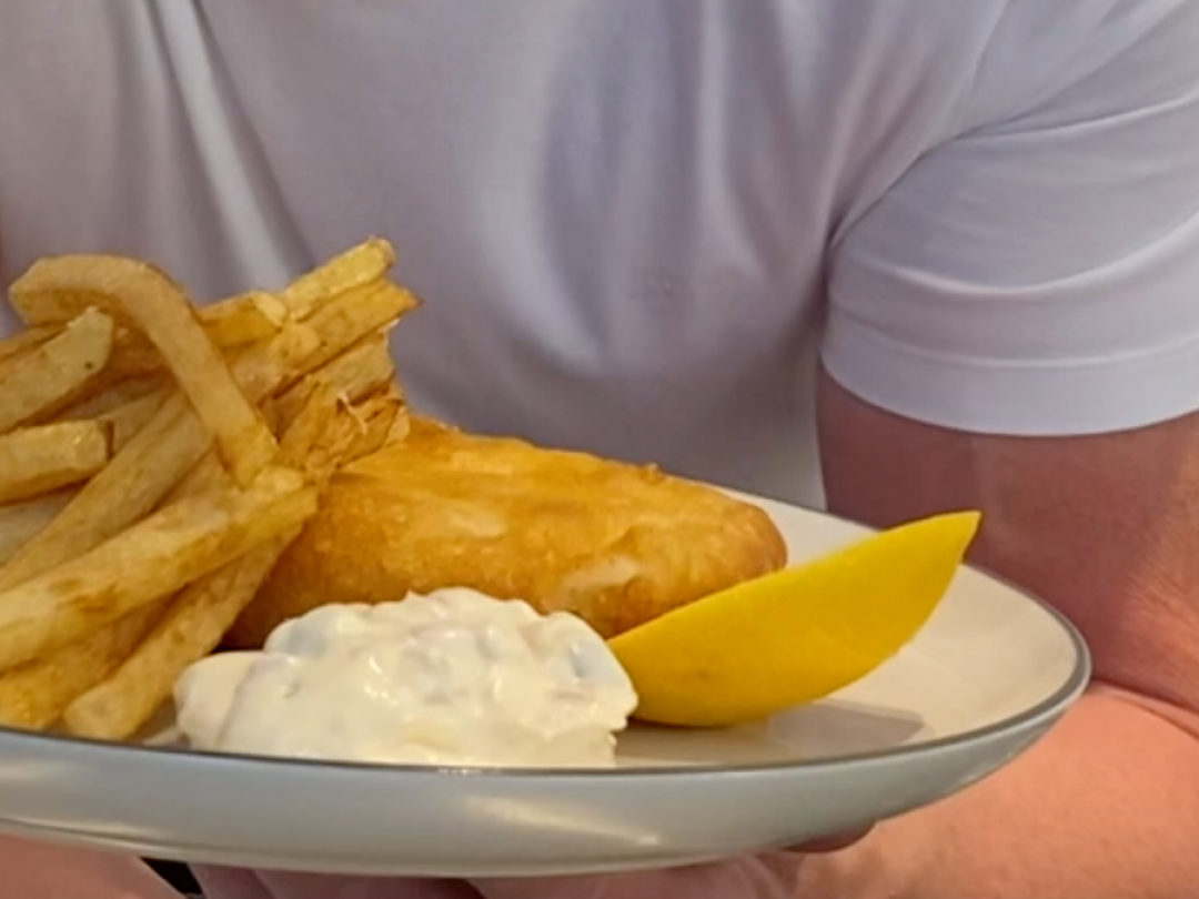 Gordon S Fish Chips In 10 Minutes Gordon Ramsay Com